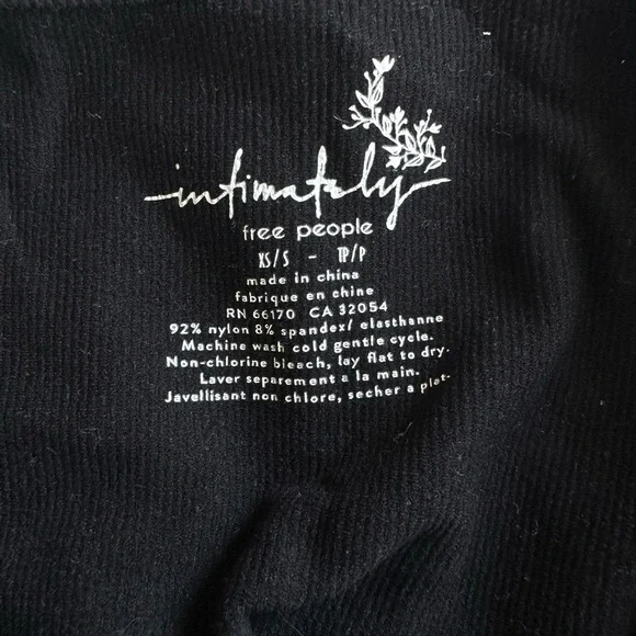 Free People set of Cropped Tank tops - Picture 5 of 6